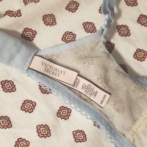 Victoria's Secret Intimates & Sleepwear - Victoria secret unlined bra 32d Victoria's Secret Intimates & Sleepwear - Victoria secret unlined bra 32d